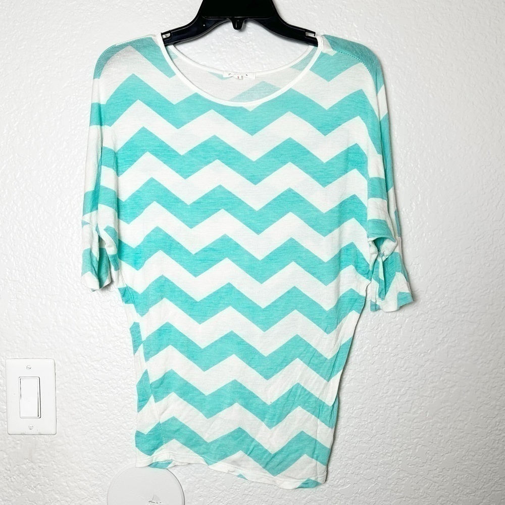 Active Chevron Design 3/4 Sleeve Top